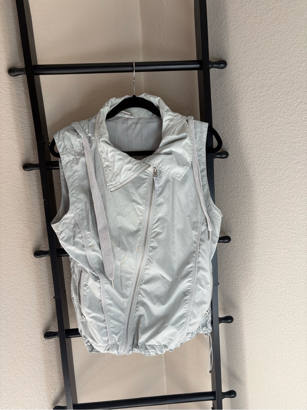 Mondetta Light Gray Hooded Sleeveless Vest